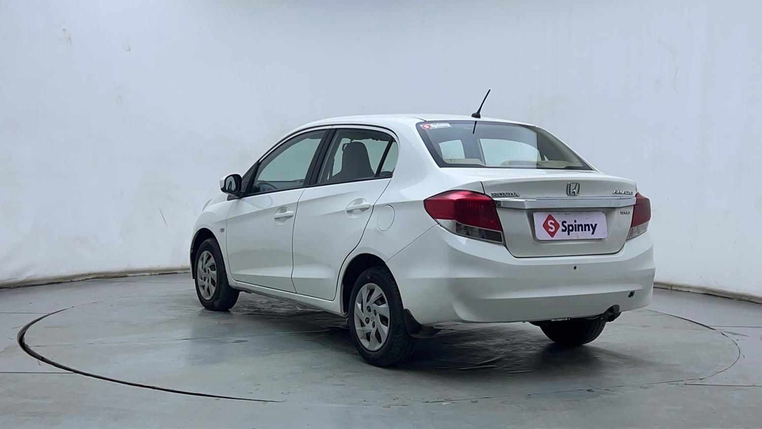 Used 2015 Honda Amaze 1.5 S i-DTEC Diesel Manual exterior LEFT REAR CORNER VIEW