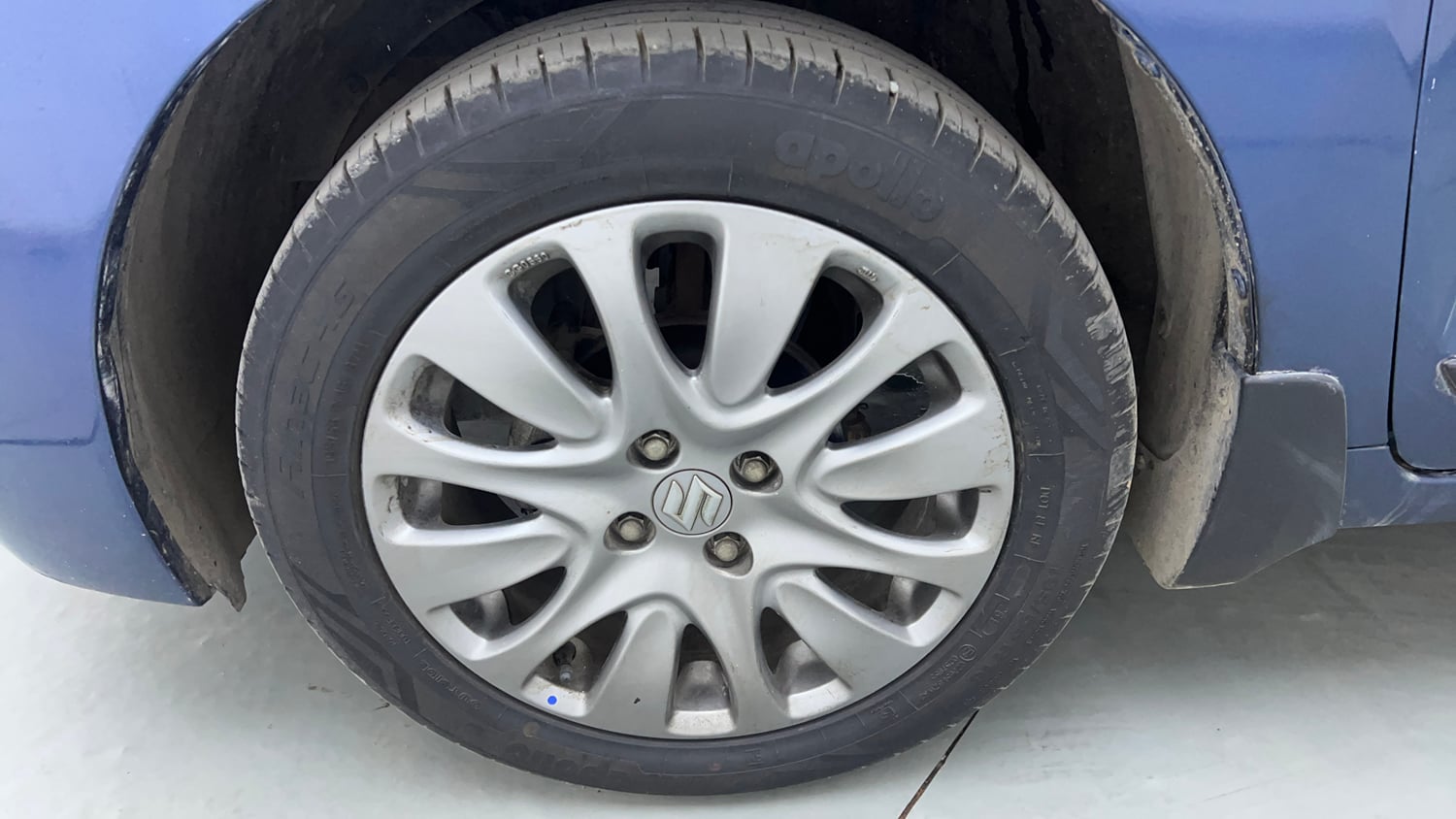 Used 2017 Maruti Suzuki Baleno Zeta 1.2 Petrol Manual tyres LEFT FRONT TYRE RIM VIEW