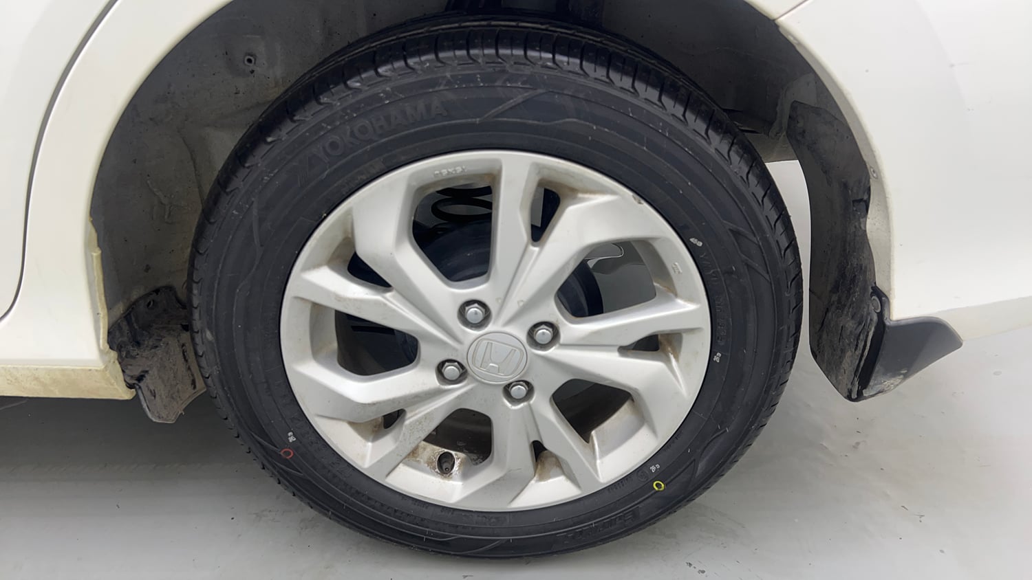 Used 2019 Honda Amaze 1.2 V MT Petrol Petrol Manual tyres LEFT REAR TYRE RIM VIEW