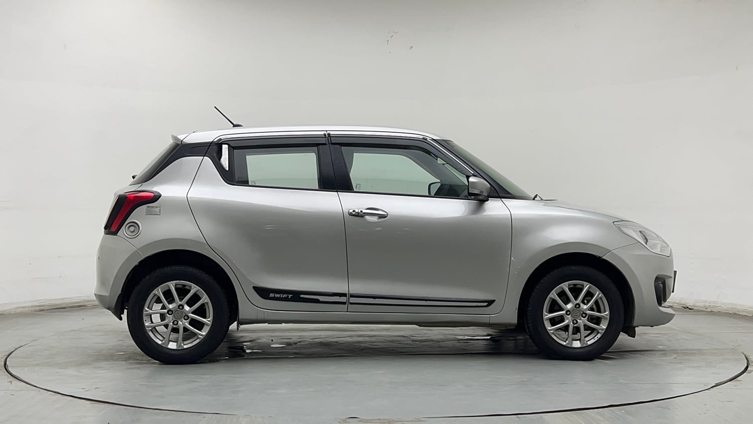 Used 2023 Maruti Suzuki Swift ZXi CNG Cng Manual exterior RIGHT SIDE VIEW