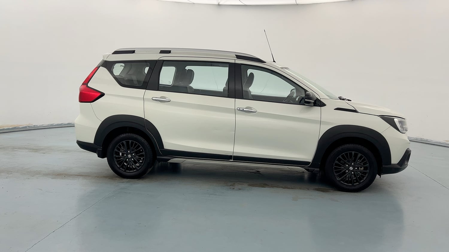 Used 2021 Maruti Suzuki XL6 Zeta AT Petrol Petrol Automatic exterior RIGHT SIDE VIEW