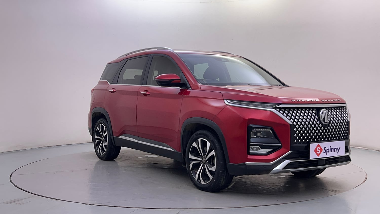 Used 2024 MG Motors Hector Plus Savvy Pro 1.5 Turbo Petrol CVT 7 STR Petrol Automatic exterior RIGHT FRONT CORNER VIEW