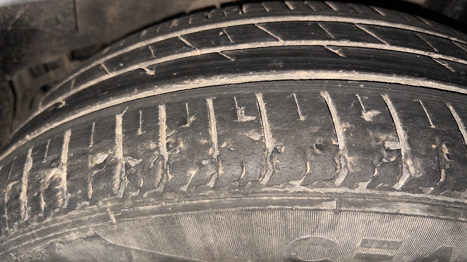Used 2016 Honda City SV CVT Petrol Automatic tyres LEFT REAR TYRE TREAD VIEW