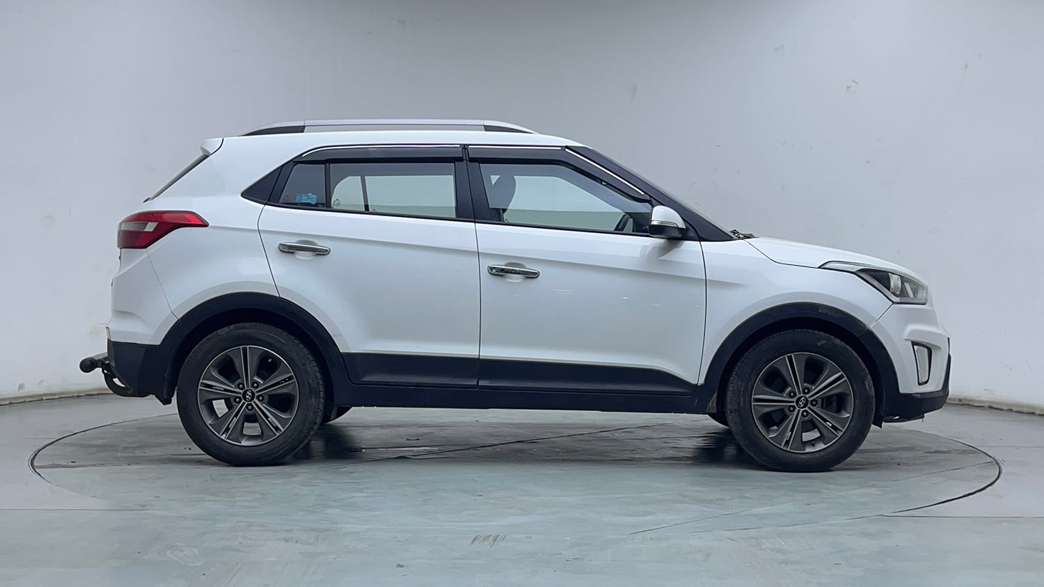 Used 2017 Hyundai Creta SX 1.6 CRDI (O) Diesel Manual exterior RIGHT SIDE VIEW