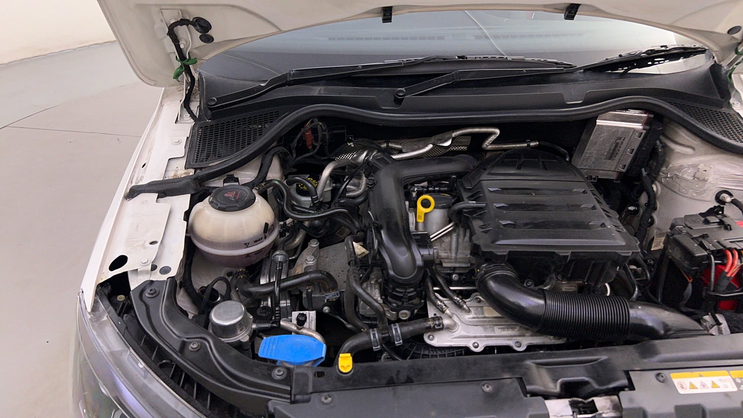 Used 2021 Skoda Rapid Style Petrol Manual engine ENGINE RIGHT SIDE HINGE & APRON VIEW
