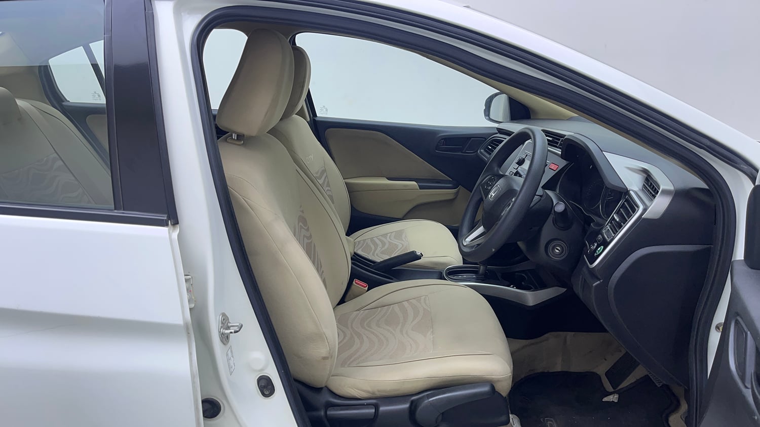 Used 2015 Honda City SV CVT Petrol Automatic interior RIGHT SIDE FRONT DOOR CABIN VIEW