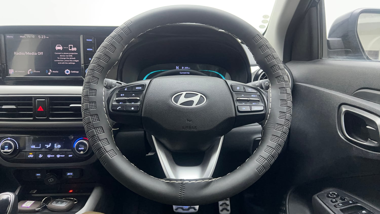 Used 2024 Hyundai Exter SX (O) 1.2 AMT Petrol Automatic interior STEERING VIEW