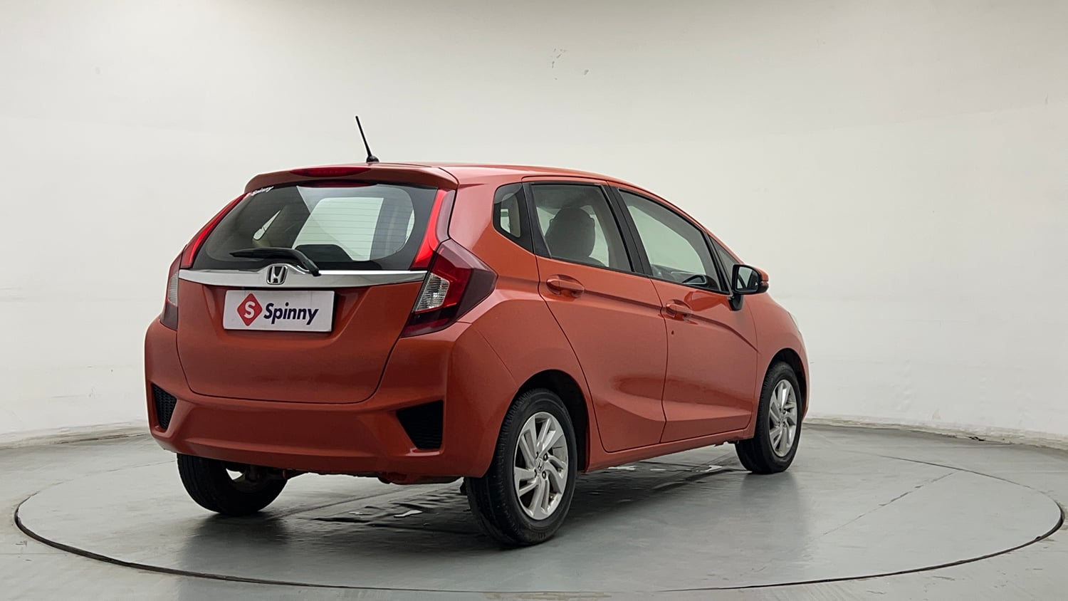 Used 2015 Honda Jazz V Petrol Petrol Manual exterior RIGHT REAR CORNER VIEW
