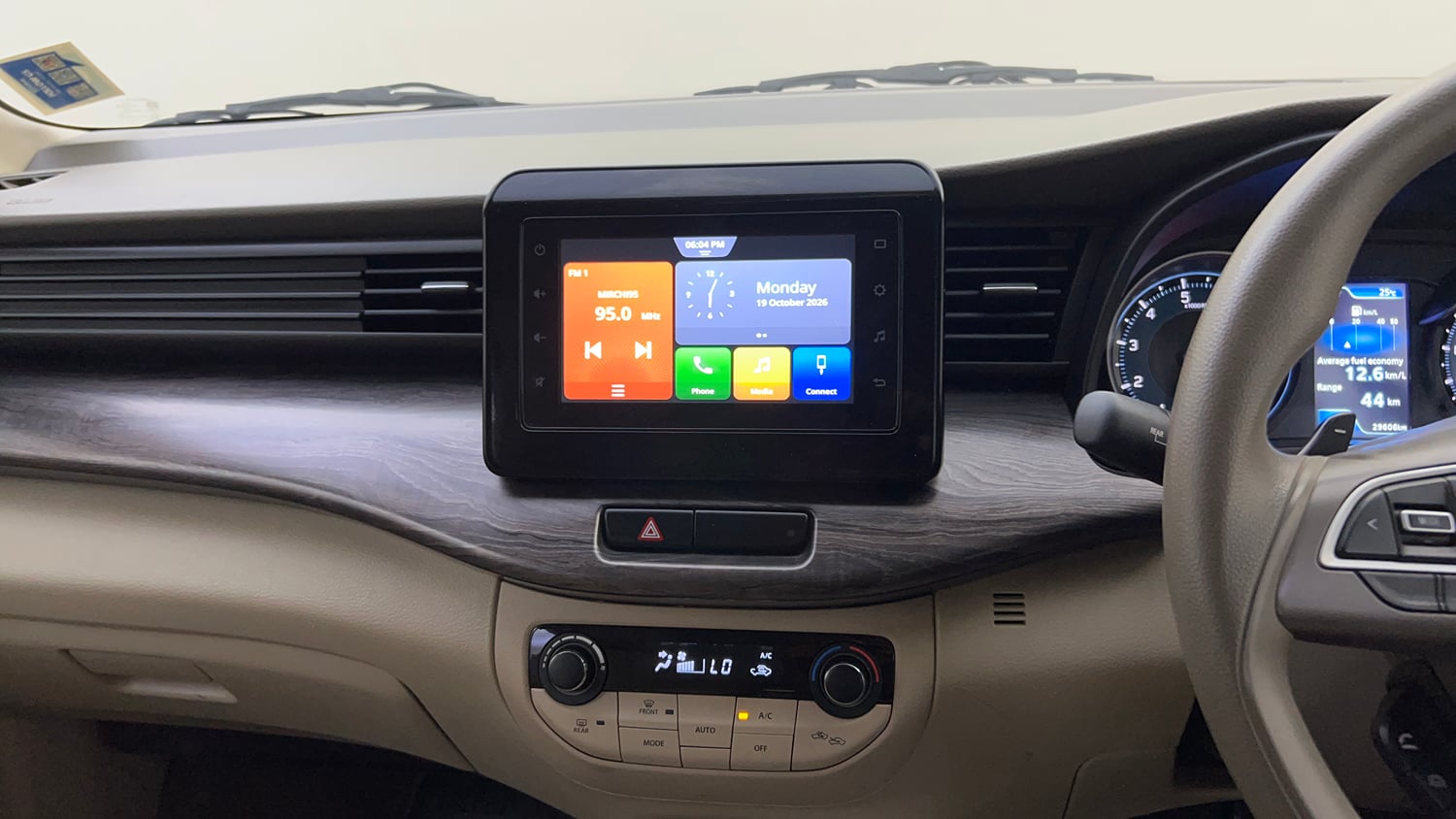 Used 2023 Maruti Suzuki Ertiga ZXi AT Petrol Automatic top_features Touch screen infotainment system