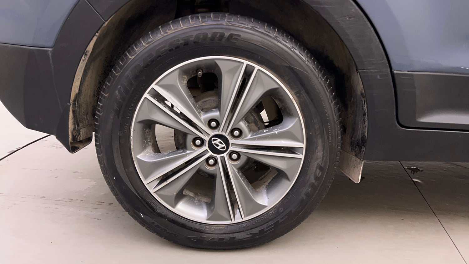 Used 2016 Hyundai Creta 1.6 SX Plus AT Petrol Petrol Automatic tyres RIGHT REAR TYRE RIM VIEW