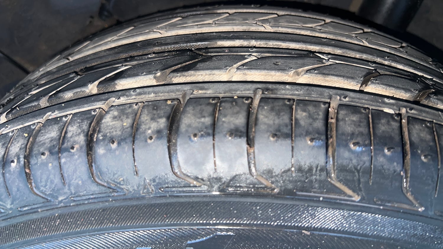 Used 2022 Hyundai Venue SX Plus 1.0 Turbo DCT Petrol Automatic tyres LEFT REAR TYRE TREAD VIEW