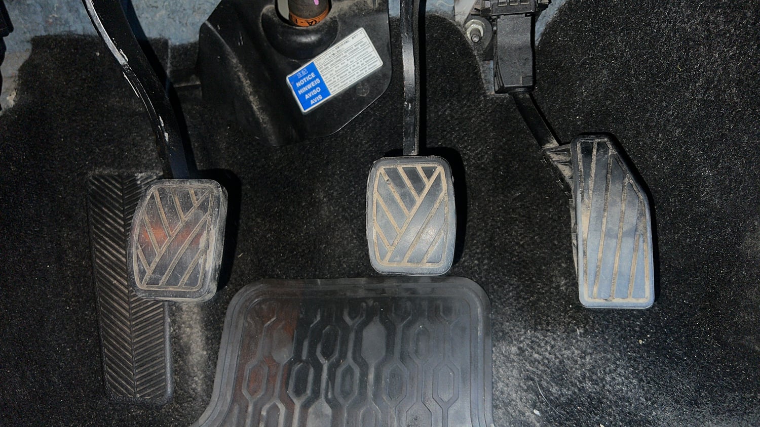 Used 2016 Maruti Suzuki Baleno Alpha 1.2 Petrol Manual interior PEDALS VIEW
