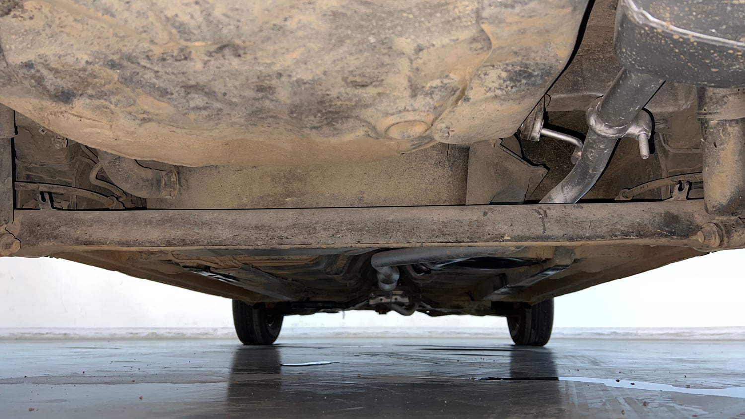 Used 2013 Hyundai i10 Magna 1.2 Kappa2 Petrol Manual extra REAR UNDERBODY VIEW (TAKEN FROM REAR)