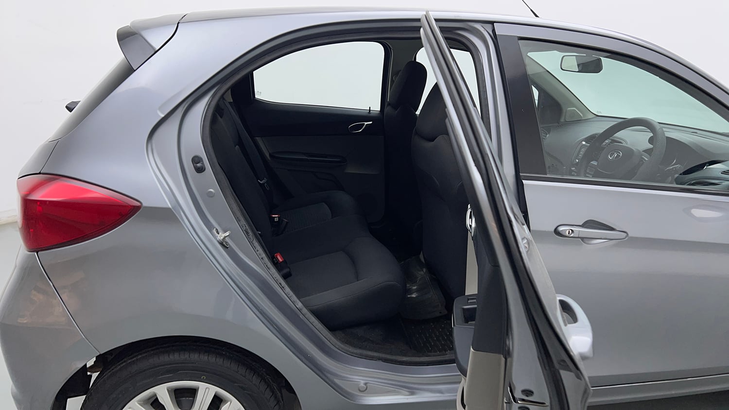 Used 2018 Tata Tiago Revotron XZ Petrol Manual interior RIGHT SIDE REAR DOOR CABIN VIEW