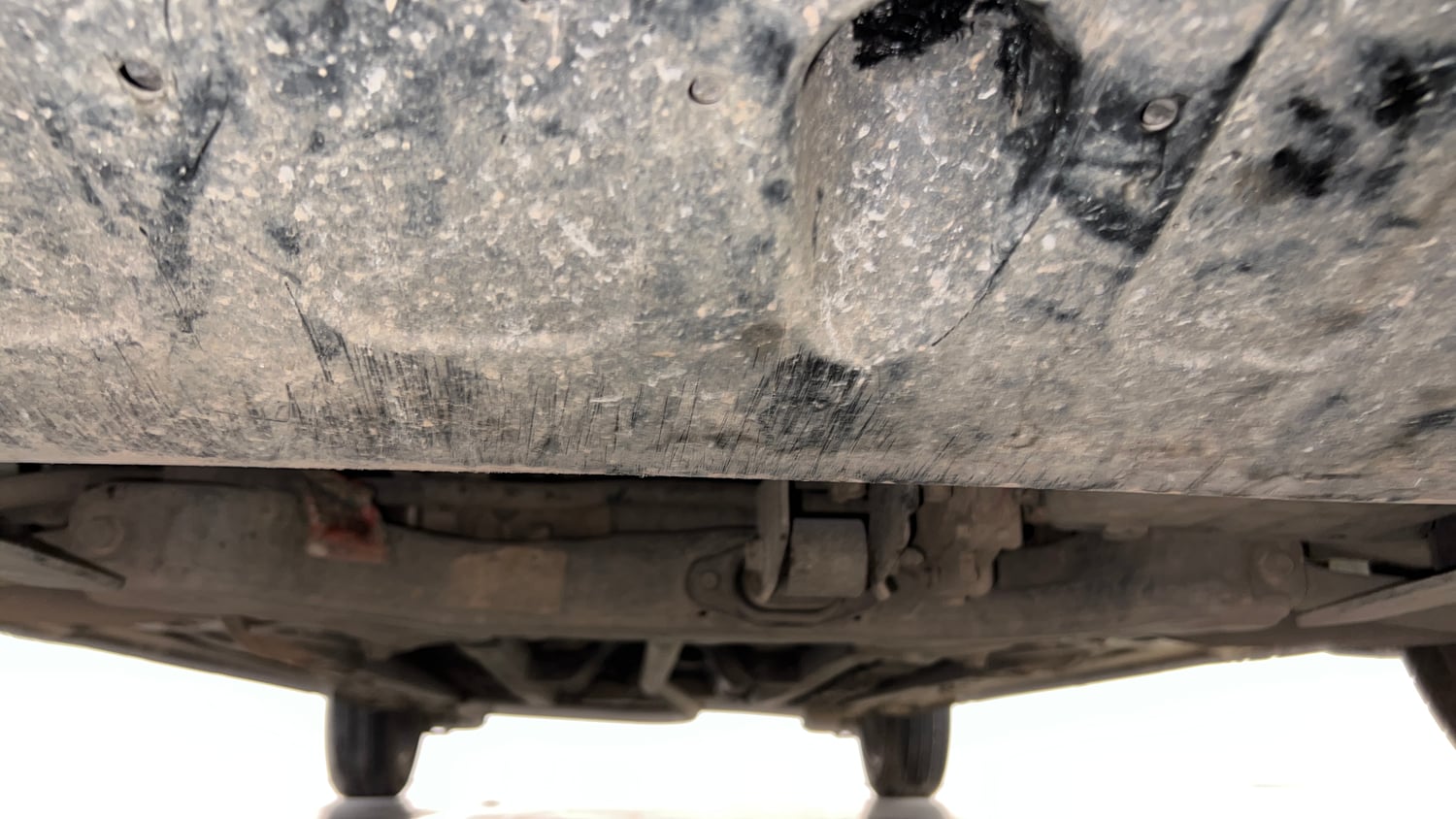 Used 2019 Hyundai Elite i20 Sportz Plus 1.2 CVT Petrol Automatic extra FRONT LEFT UNDERBODY VIEW