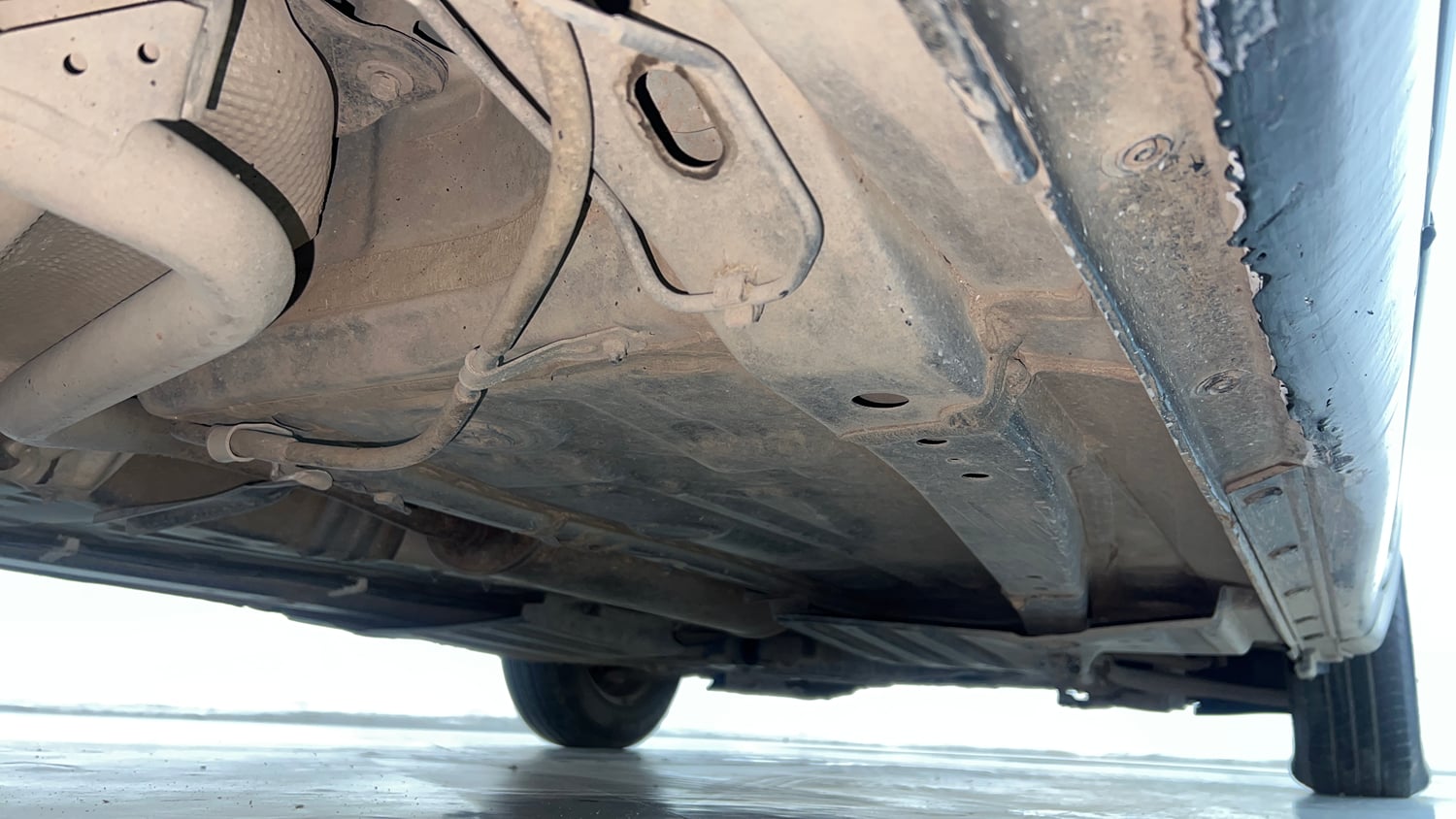 Used 2025 Maruti Suzuki Swift VXi CNG Cng Manual extra REAR RIGHT UNDERBODY VIEW