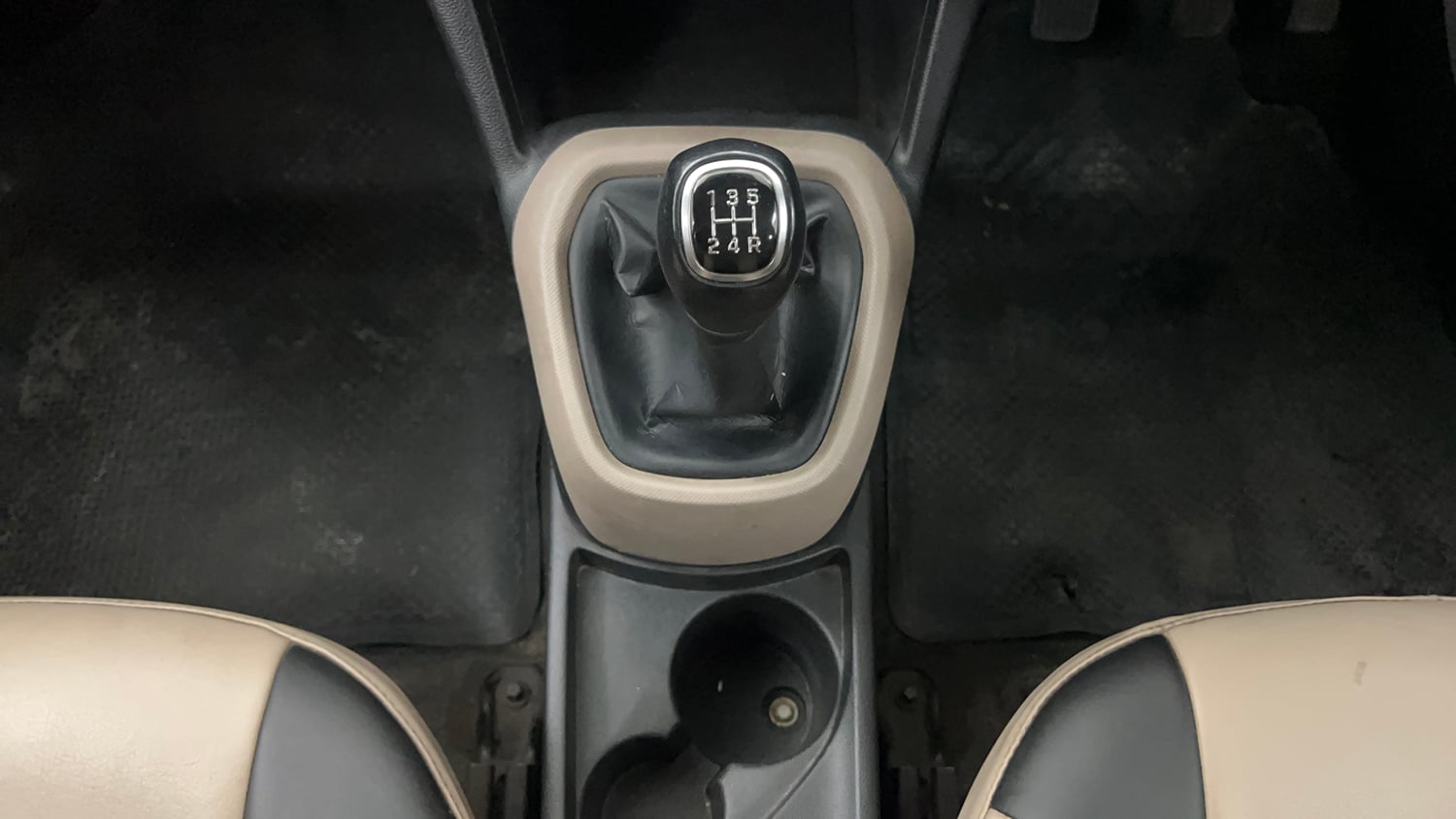 Used 2015 Hyundai Grand i10 Magna 1.2 Kappa VTVT Petrol Manual interior GEAR  KNOB VIEW