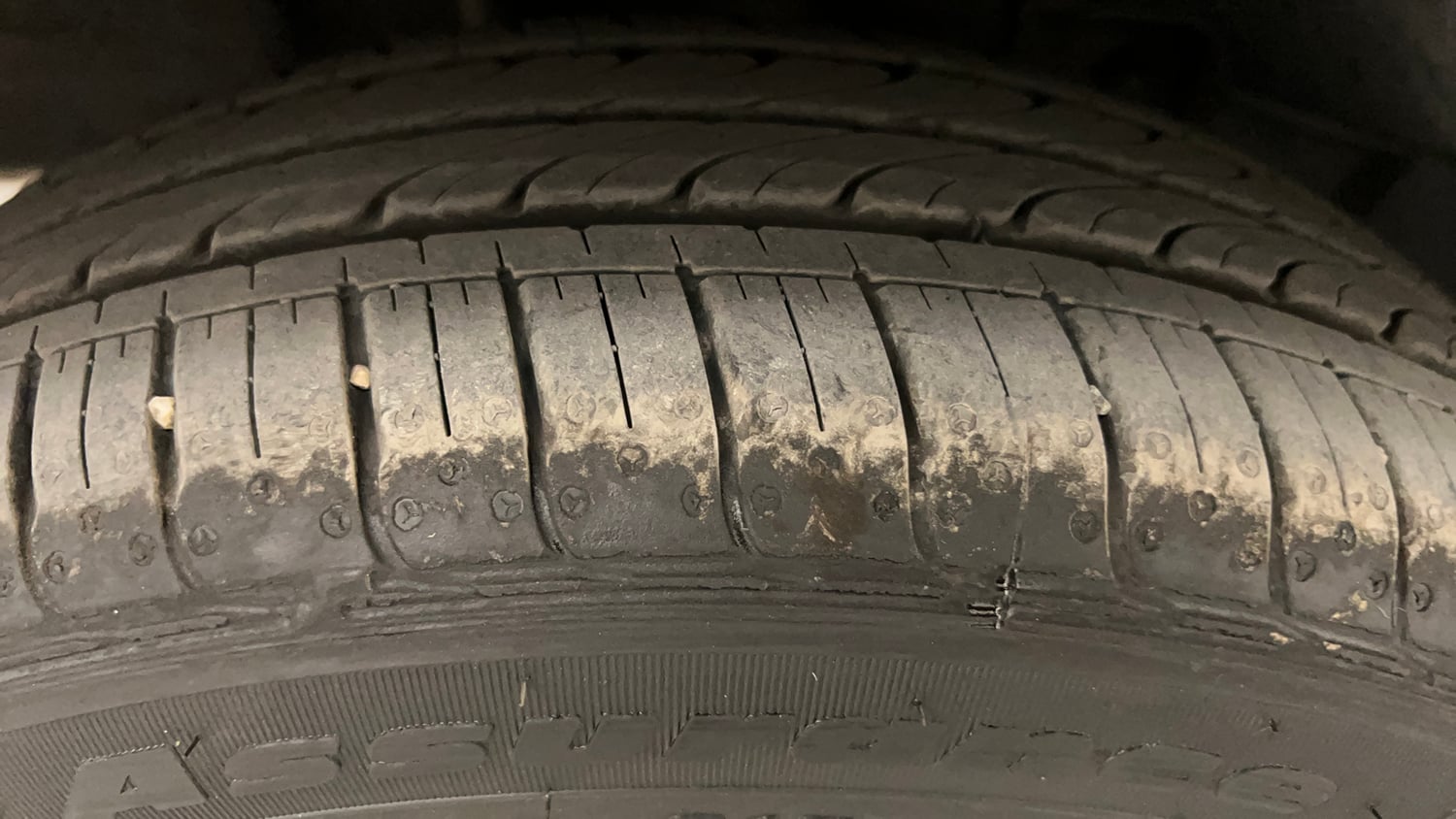 Used 2019 Tata Tigor Revotron XZA Petrol Automatic tyres RIGHT REAR TYRE TREAD VIEW