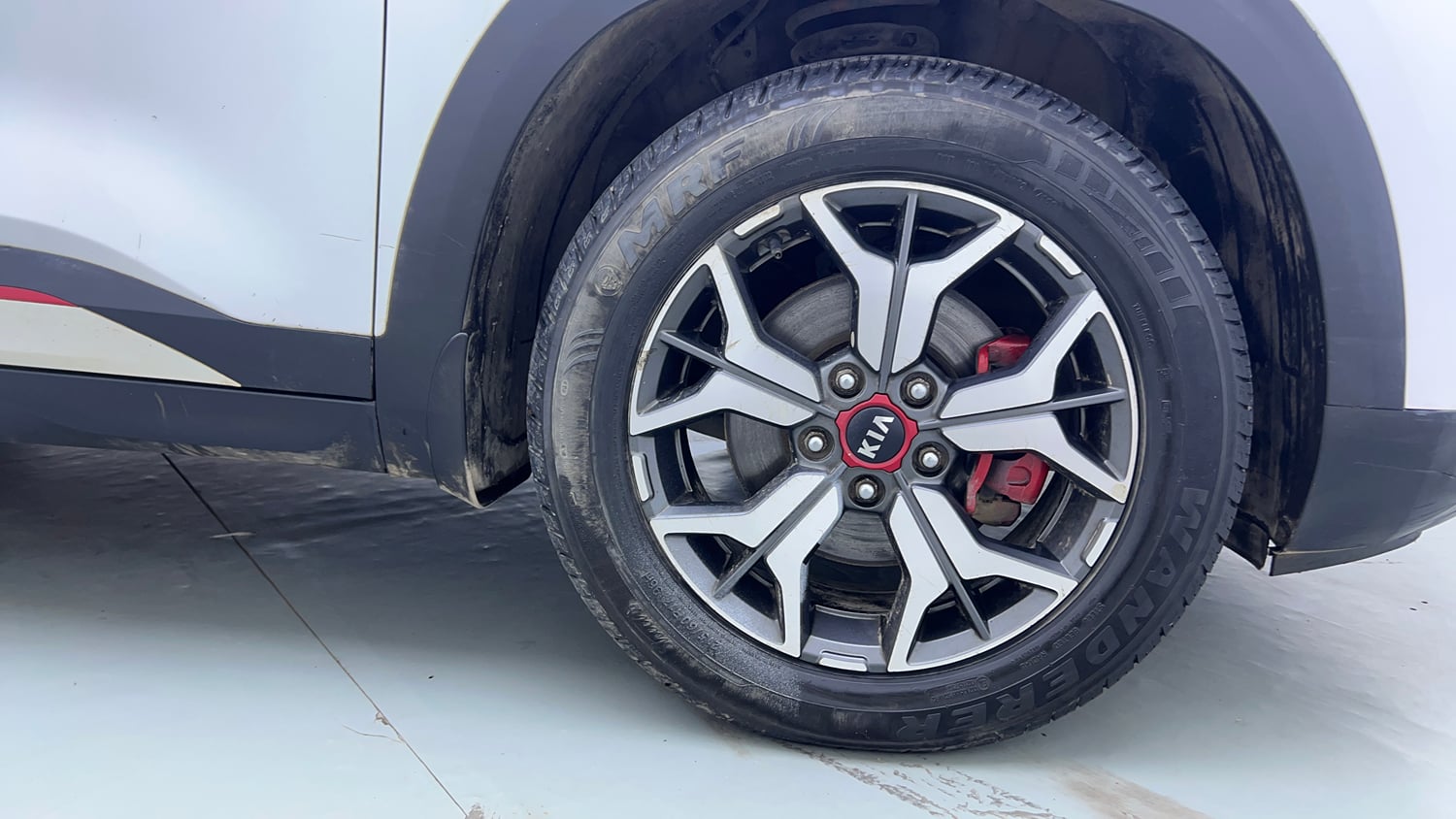 Used 2020 Kia Seltos GTX Plus DCT 1.4 Petrol Automatic tyres RIGHT FRONT TYRE RIM VIEW