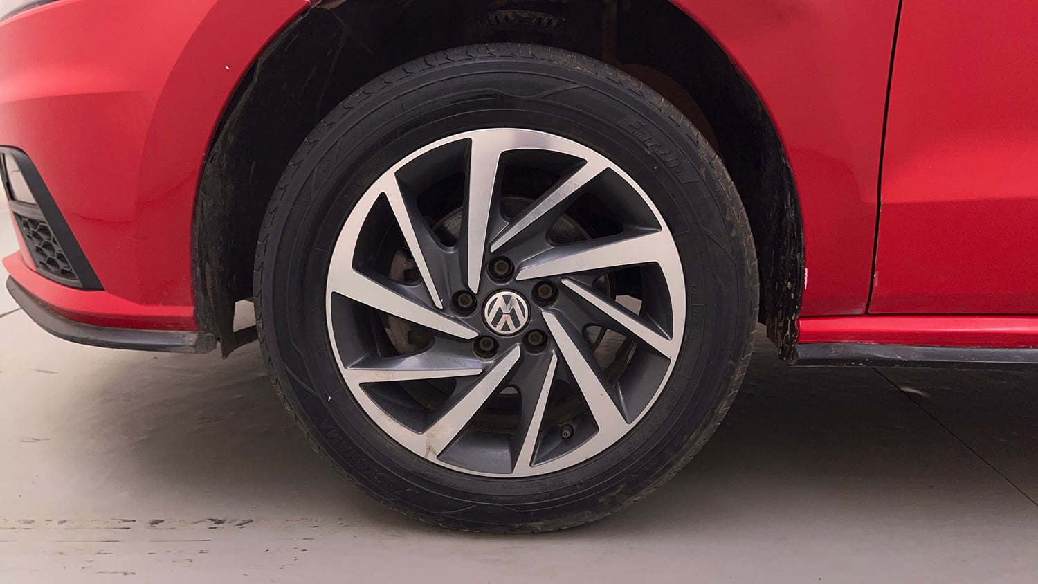Used 2020 Volkswagen Polo Comfortline Plus 1.0L MPI Petrol Manual tyres LEFT FRONT TYRE RIM VIEW