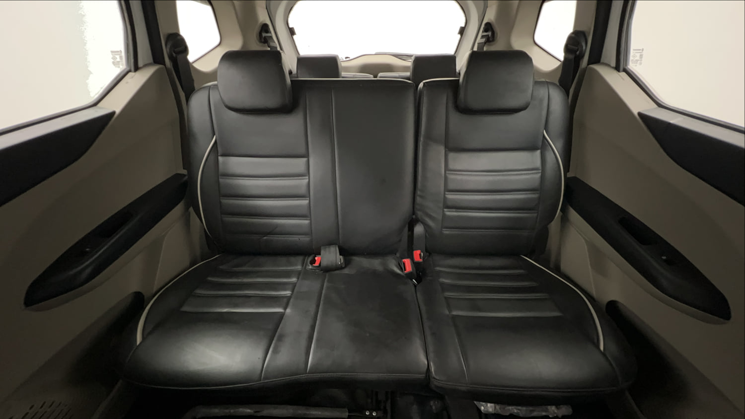 Used 2023 Renault Triber RXZ Petrol Manual interior REAR SEAT CONDITION VIEW