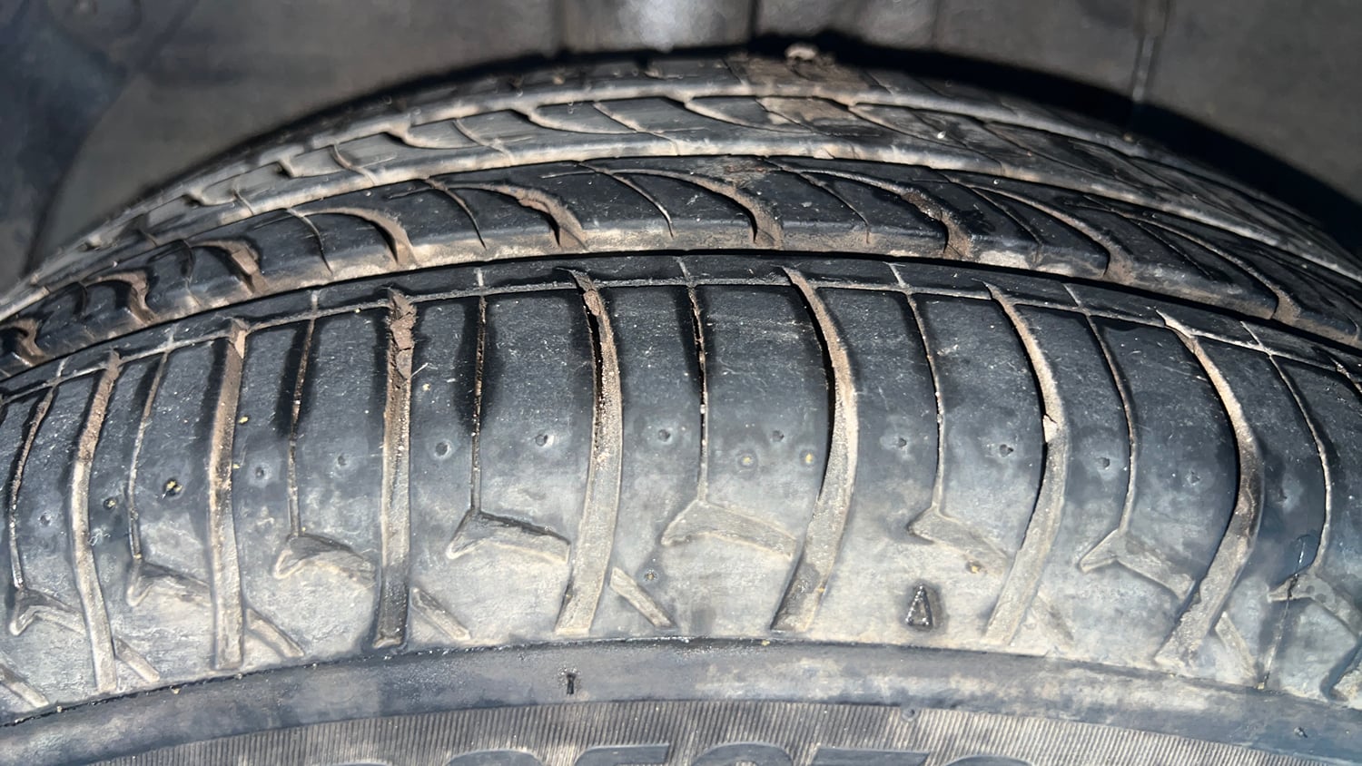 Used 2015 Hyundai Elite i20 Sportz 1.2 Petrol Manual tyres RIGHT REAR TYRE TREAD VIEW