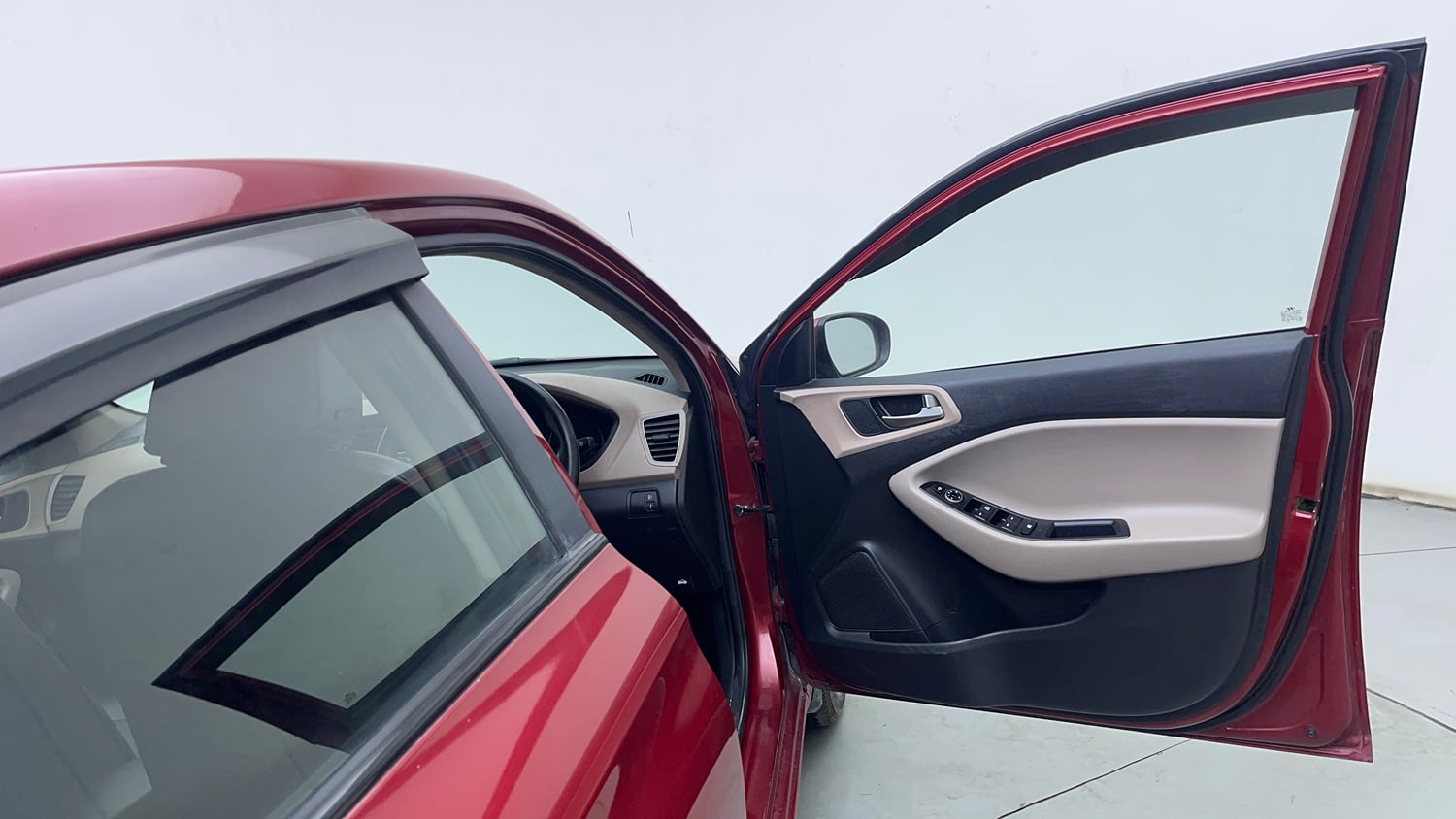 Used 2020 Hyundai Elite i20 Sportz Plus 1.2 Petrol Manual interior RIGHT FRONT DOOR OPEN VIEW