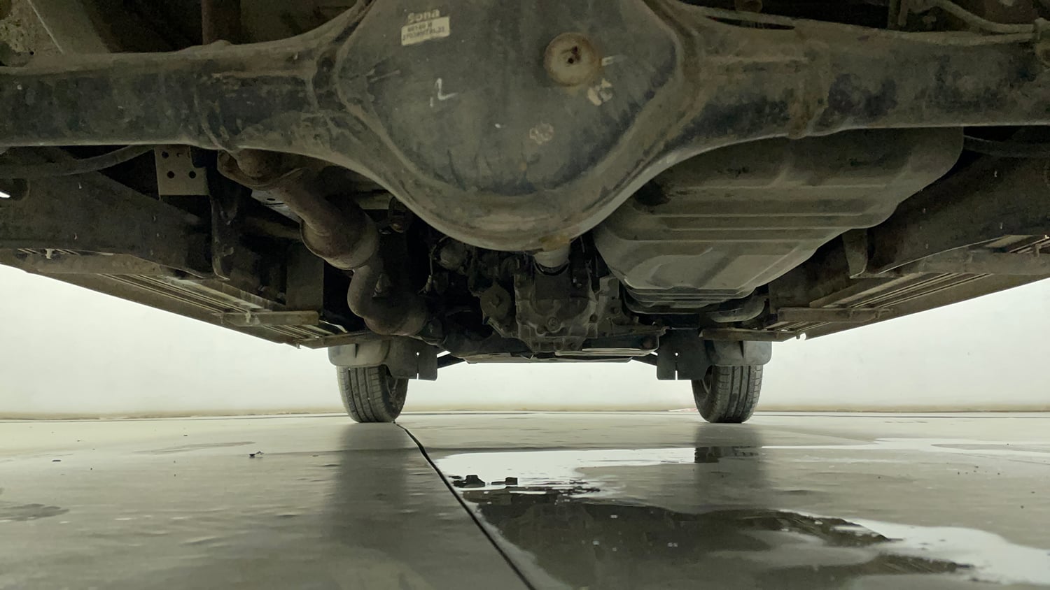 Used 2016 Maruti Suzuki Eeco 5 STR WITH A/C+HTR Petrol Manual extra REAR UNDERBODY VIEW (TAKEN FROM REAR)