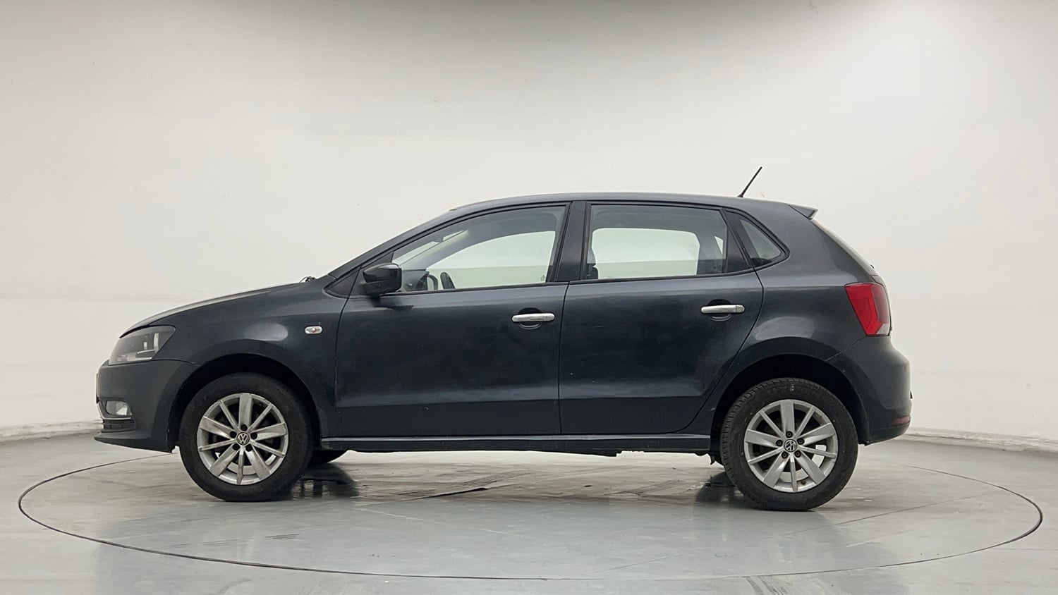 Used 2015 Volkswagen Polo Highline1.2L (P) Petrol Manual exterior LEFT SIDE VIEW
