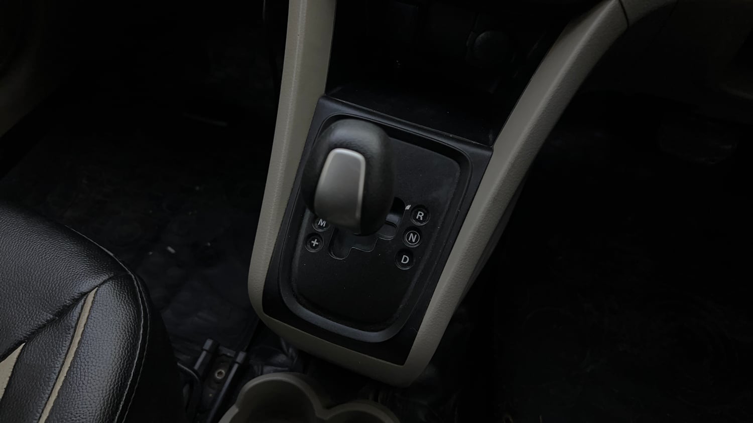 Used 2017 Maruti Suzuki Celerio ZXI (O) AMT Petrol Automatic interior GEAR  KNOB VIEW