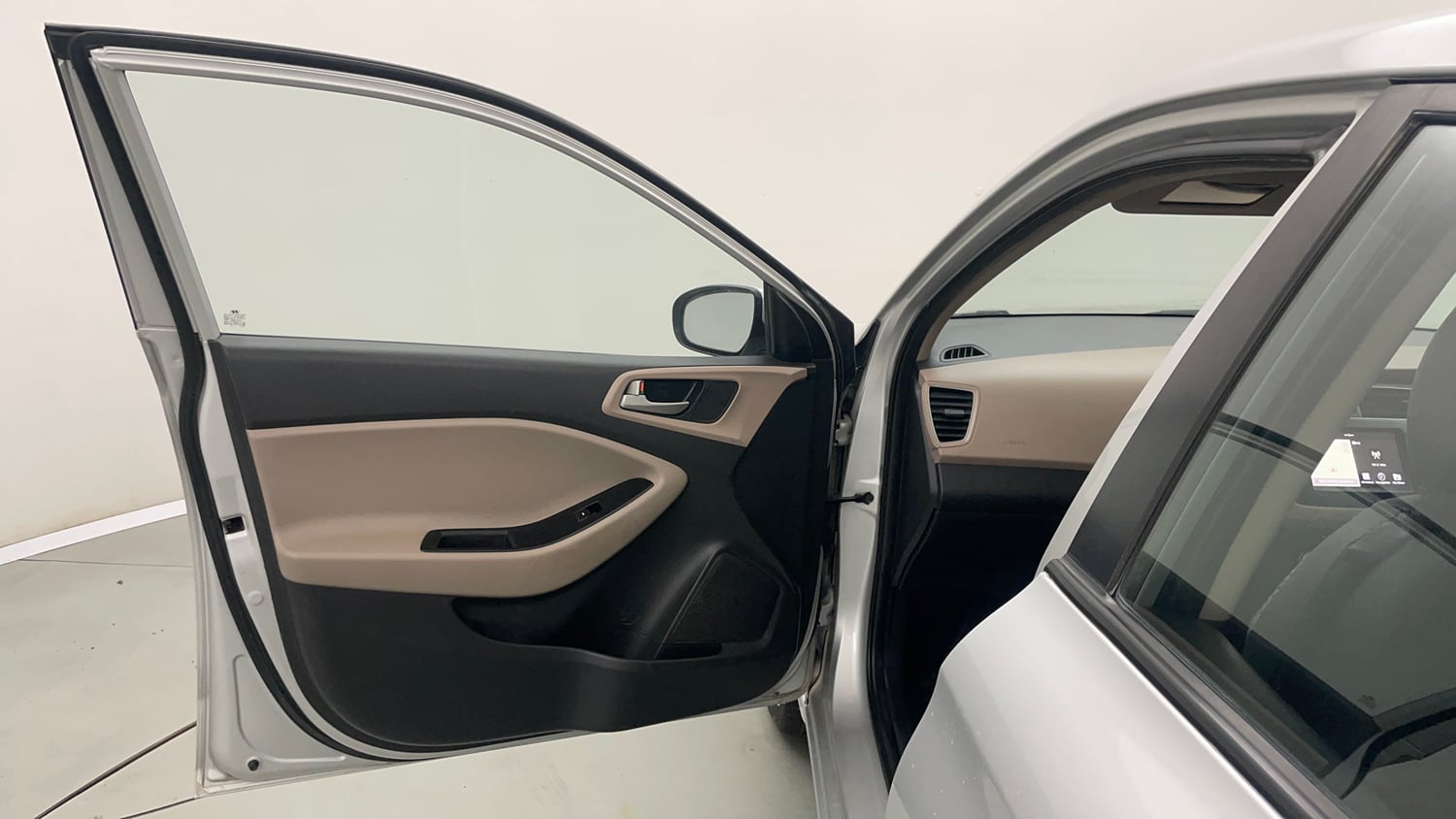Used 2018 Hyundai Elite i20 Asta 1.2 Petrol Manual interior LEFT FRONT DOOR OPEN VIEW
