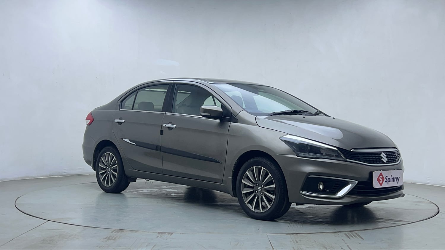 Used 2020 Maruti Suzuki Ciaz Alpha 1.5 AT Petrol Automatic exterior RIGHT FRONT CORNER VIEW