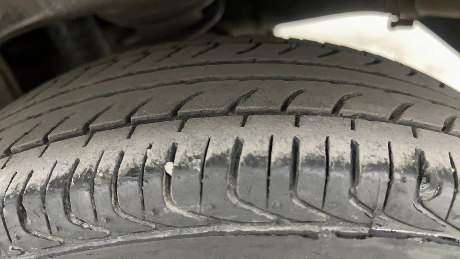 Used 2017 Maruti Suzuki Alto 800 LXi Petrol Manual tyres LEFT REAR TYRE TREAD VIEW