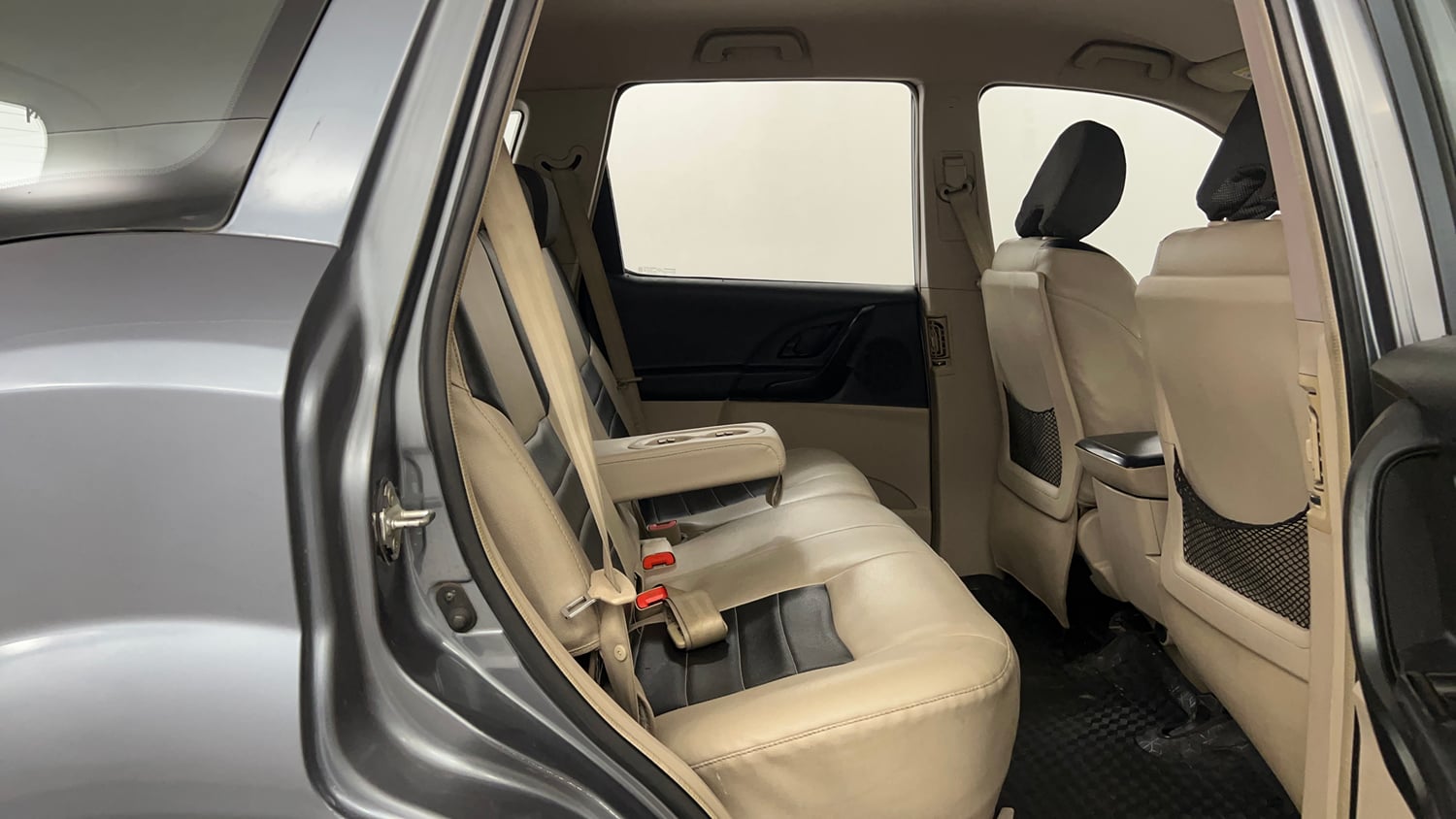 Used 2016 Mahindra XUV500 W4 Diesel Manual interior RIGHT SIDE REAR DOOR CABIN VIEW