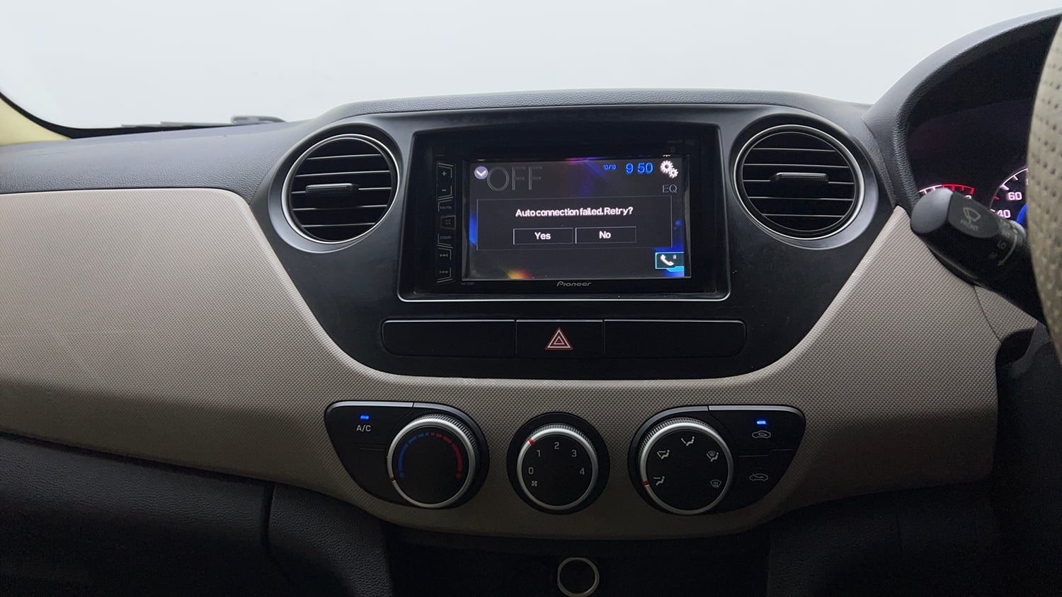 Used 2017 Hyundai Grand i10 Magna 1.2 Kappa VTVT Petrol Manual top_features Integrated (in-dash) music system