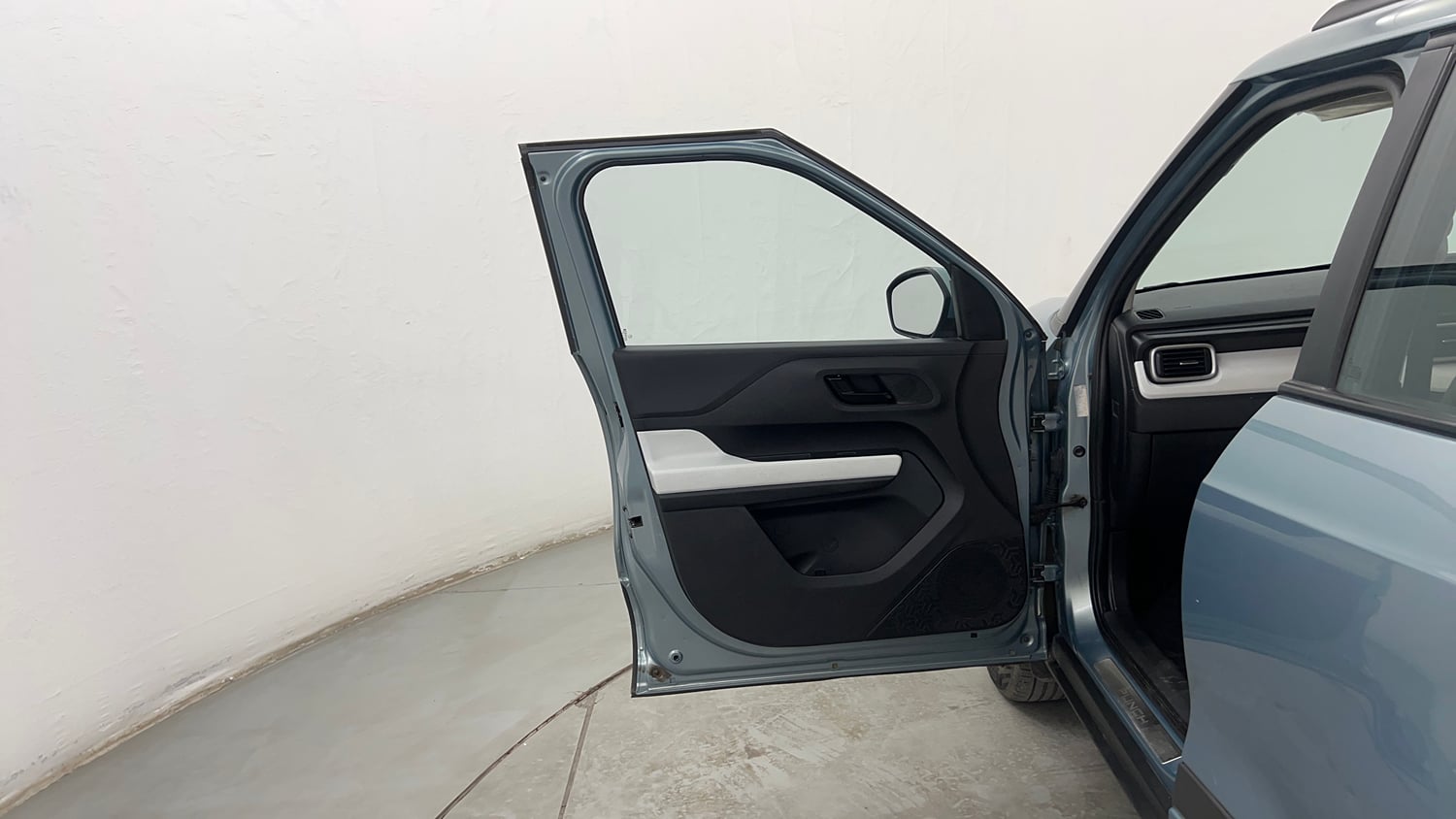 Used 2022 Tata Punch Accomplished Dazzle Pack MT Petrol Manual interior LEFT FRONT DOOR OPEN VIEW