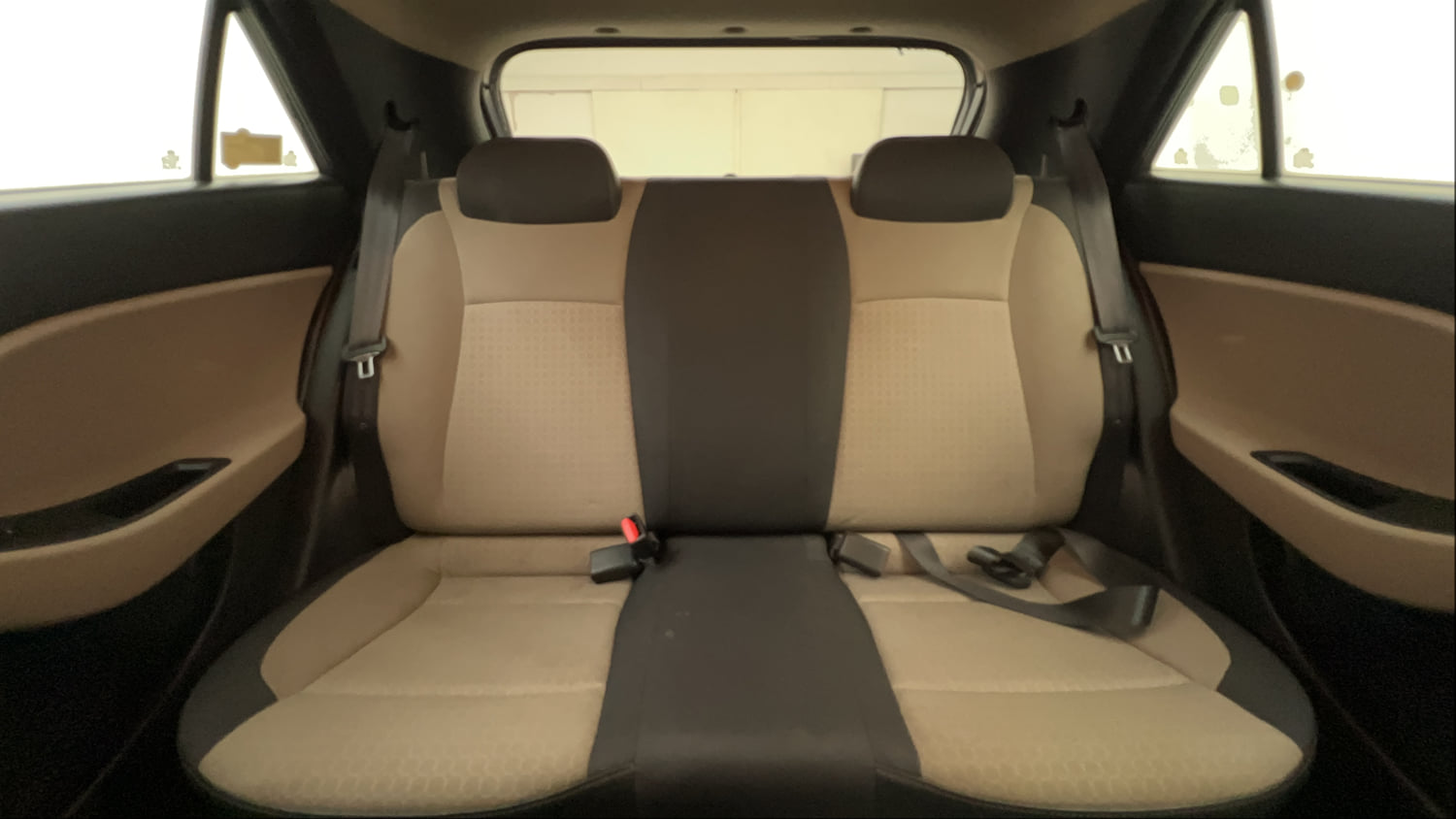 Used 2014 Hyundai Elite i20 Magna 1.2 Petrol Manual interior REAR SEAT CONDITION VIEW