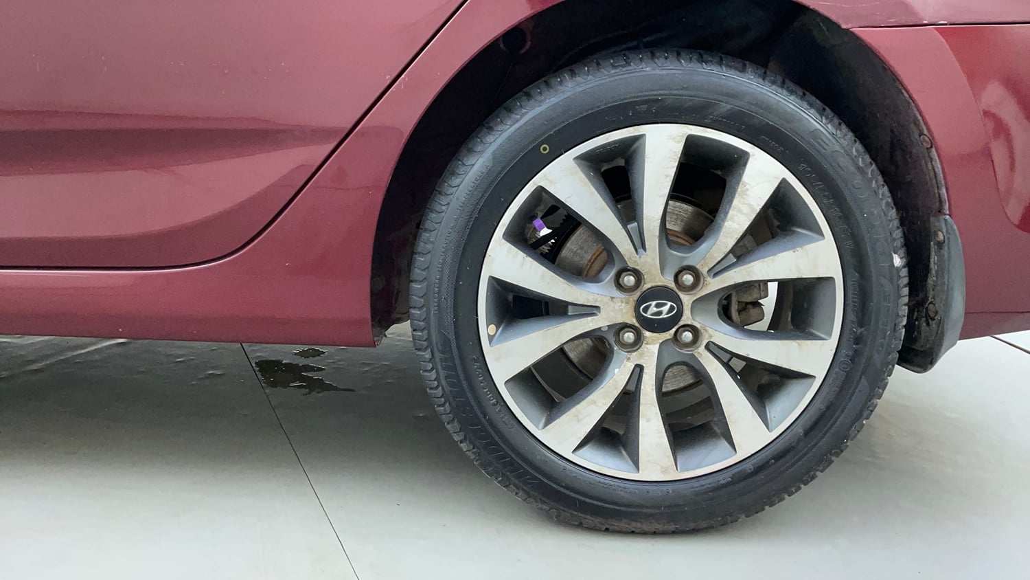 Used 2013 Hyundai Verna Fluidic 1.6 VTVT SX Petrol Manual tyres LEFT REAR TYRE RIM VIEW
