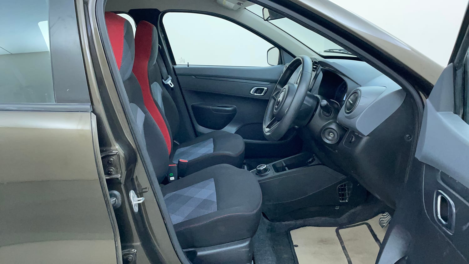 Used 2019 Renault Kwid 1.0 RXT AMT Opt Petrol Automatic interior RIGHT SIDE FRONT DOOR CABIN VIEW