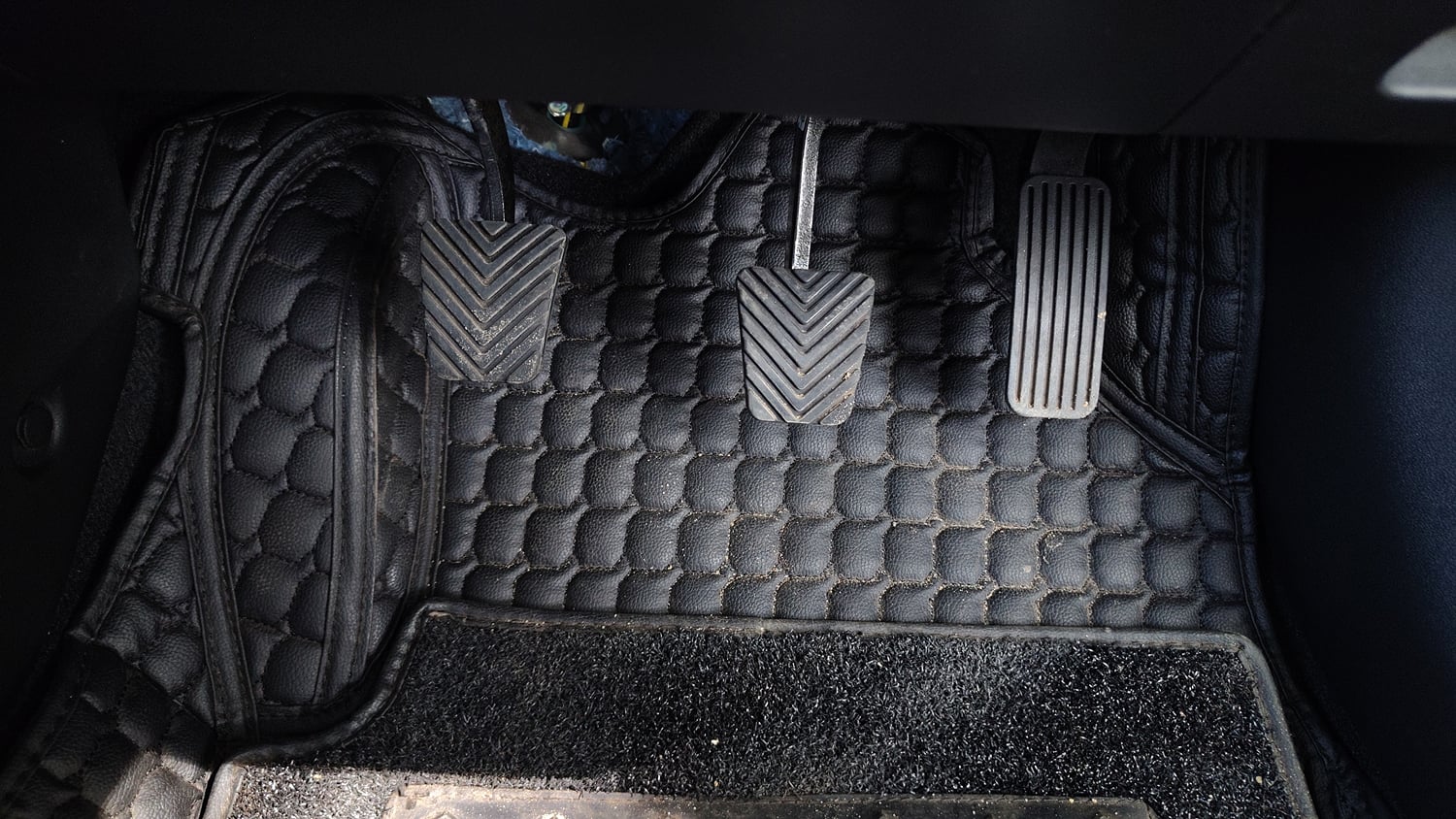 Used 2025 Hyundai Verna SX 1.5 Petrol MT Petrol Manual interior PEDALS VIEW