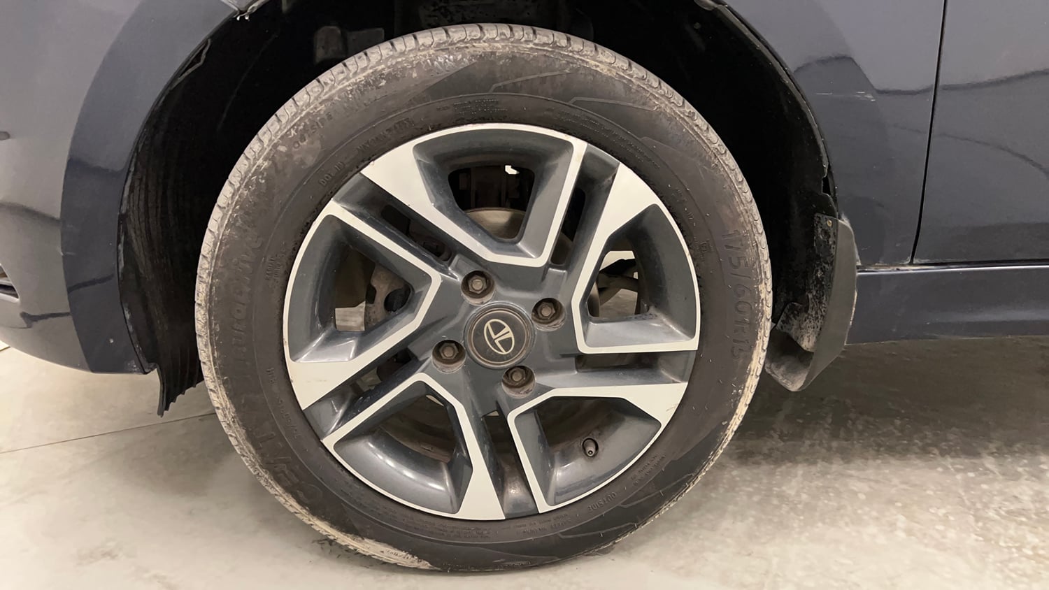 Used 2019 Tata Tigor Revotron XZA Petrol Automatic tyres LEFT FRONT TYRE RIM VIEW