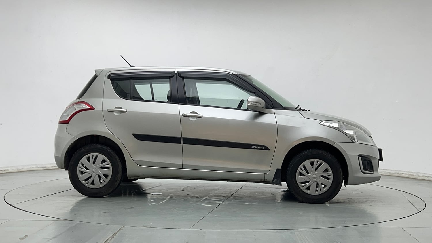 Used 2015 Maruti Suzuki Swift VXi Petrol Manual exterior RIGHT SIDE VIEW