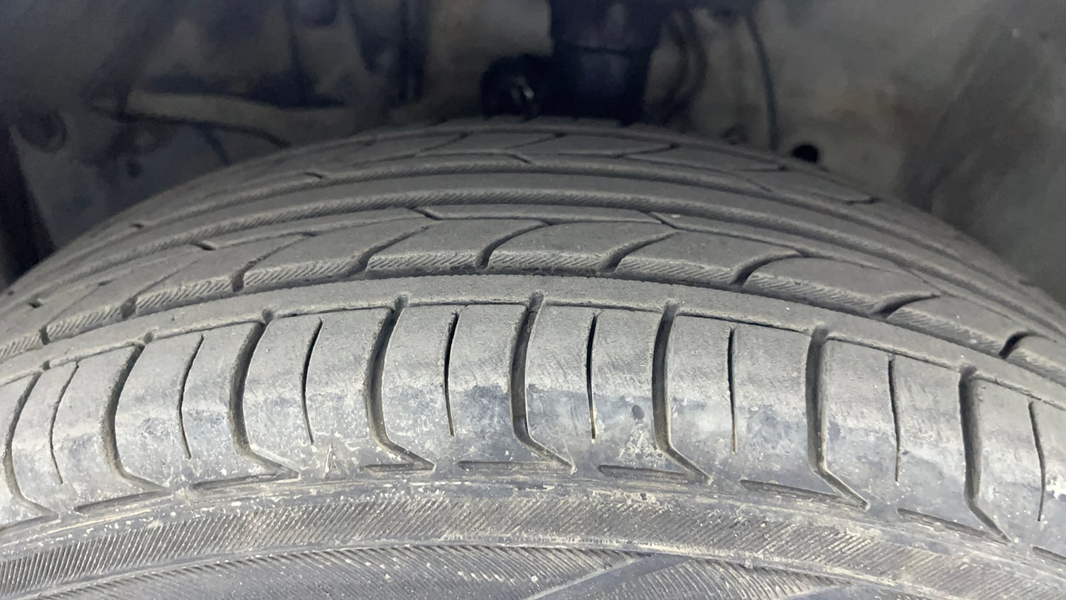 Used 2015 Honda City SV CVT Petrol Automatic tyres LEFT FRONT TYRE TREAD VIEW