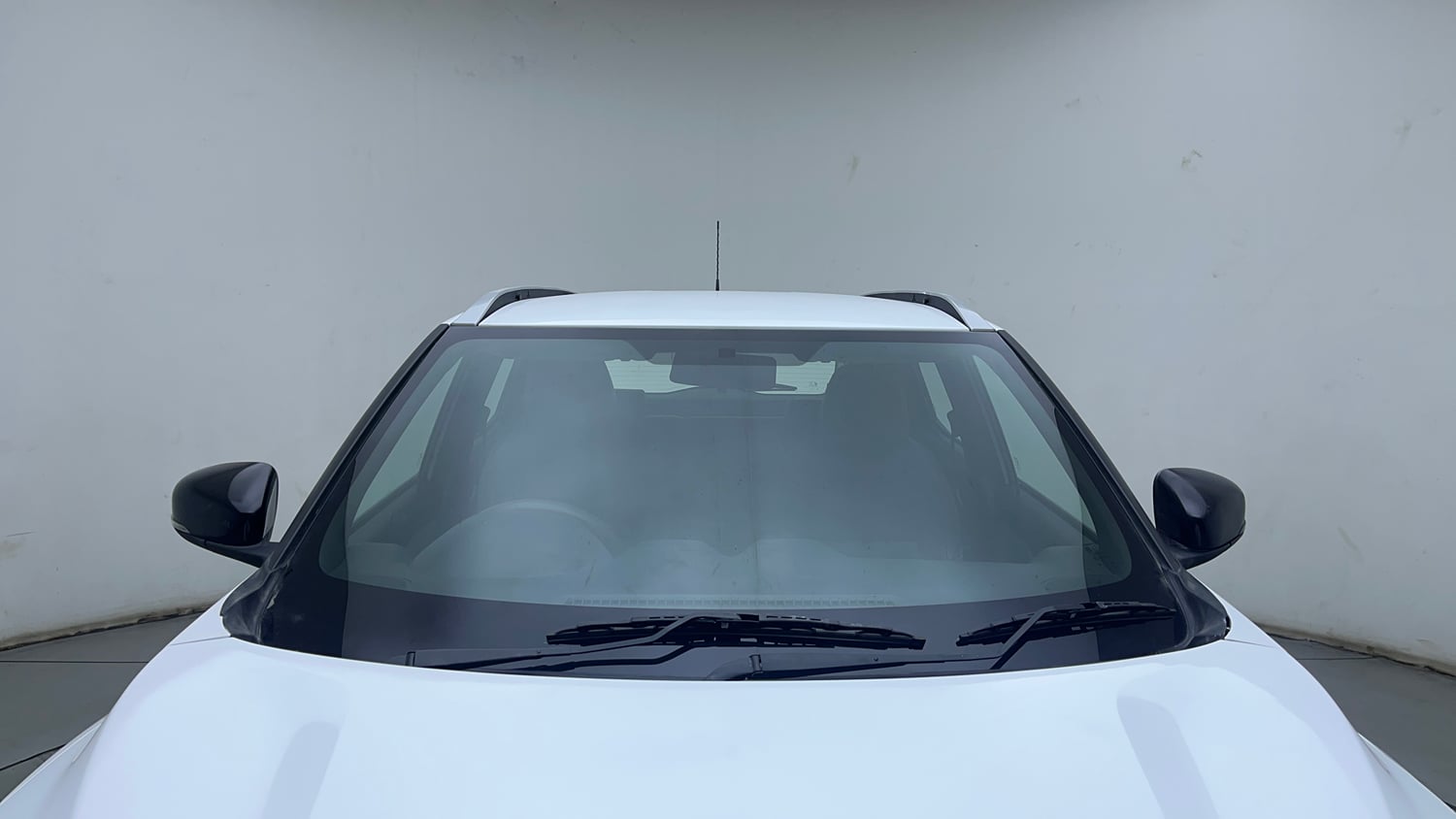 Used 2021 Nissan Magnite XV Turbo CVT Petrol Automatic exterior FRONT WINDSHIELD VIEW