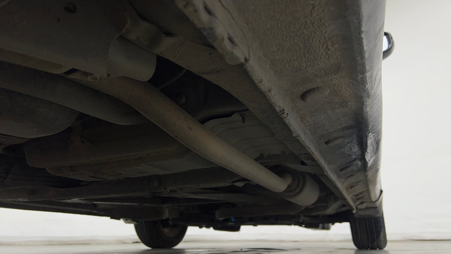 Used 2015 Honda City V Petrol Manual extra REAR RIGHT UNDERBODY VIEW