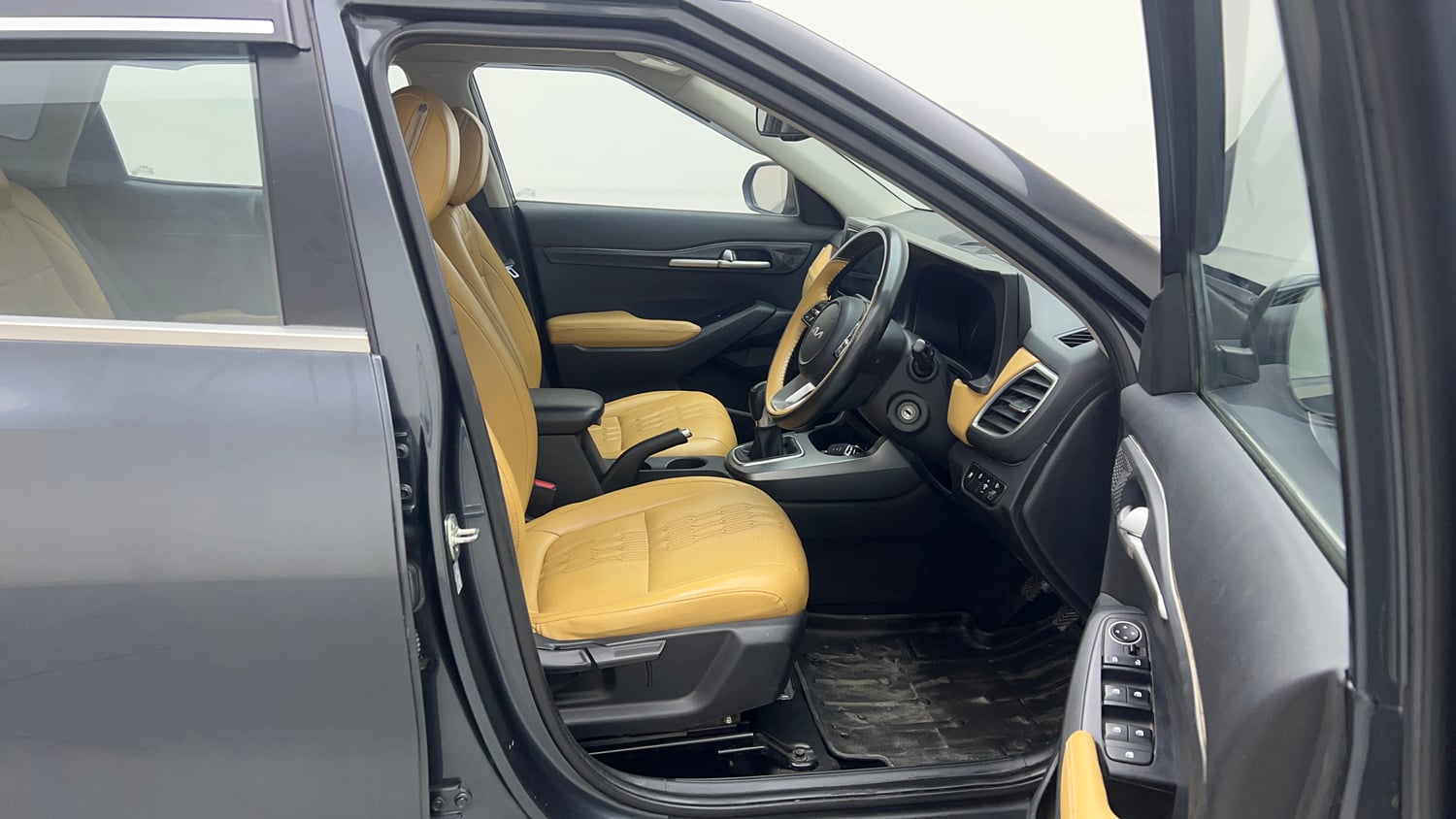 Used 2023 Kia Seltos HTK 1.5 Petrol Manual interior RIGHT SIDE FRONT DOOR CABIN VIEW