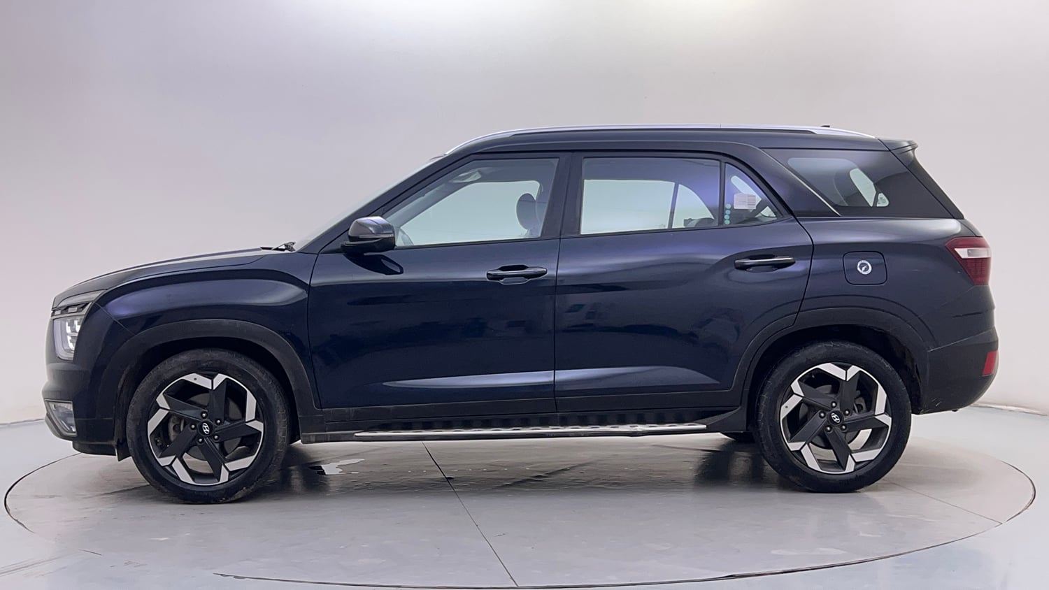 Used 2022 Hyundai Alcazar Signature (O) 7 Seater 1.5 Diesel AT Diesel Automatic exterior LEFT SIDE VIEW