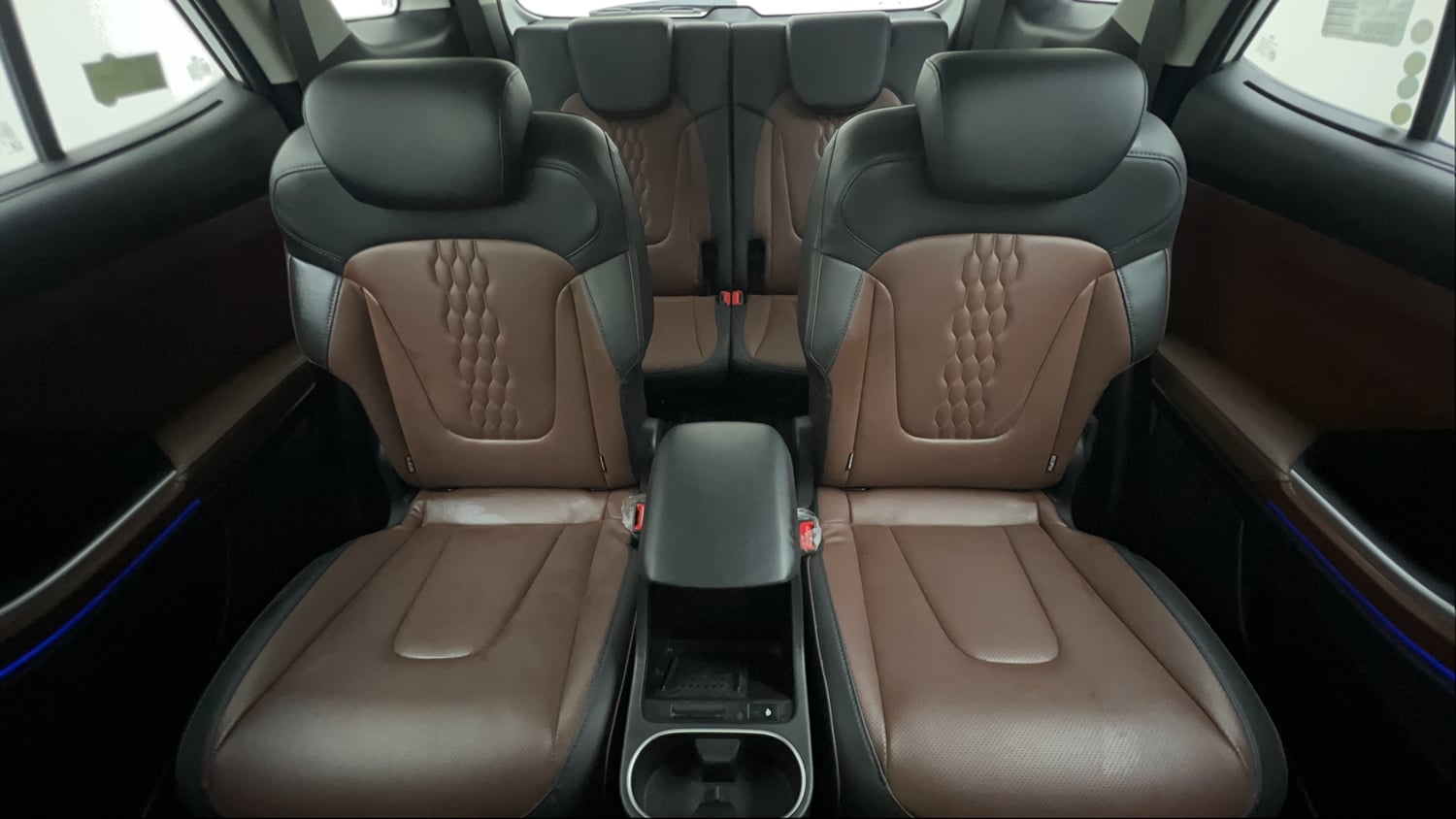 Used 2022 Hyundai Alcazar Signature (O) 6 STR 2.0 Petrol AT Dual Tone Petrol Automatic interior REAR SEAT CONDITION VIEW