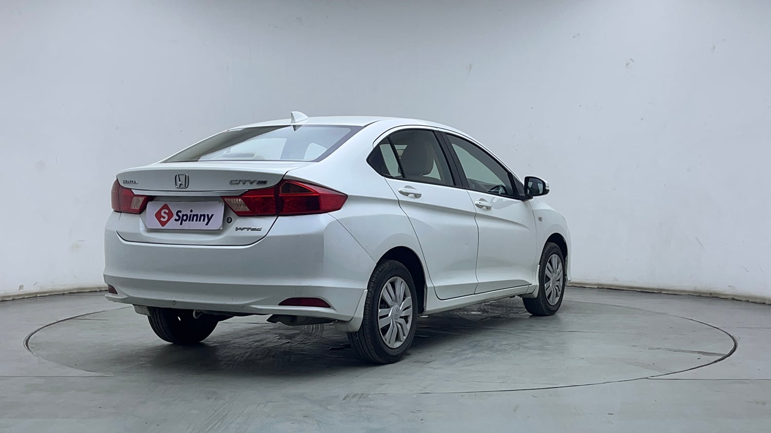 Used 2015 Honda City SV CVT Petrol Automatic exterior RIGHT REAR CORNER VIEW
