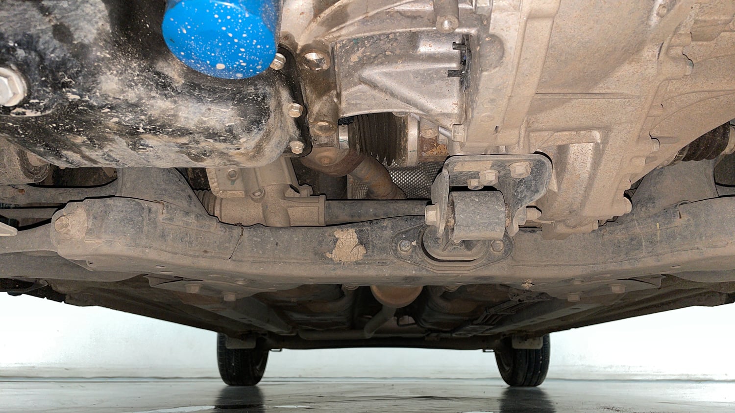 Used 2022 Hyundai Grand i10 Nios Corporate Edition MT Petrol Manual extra FRONT LEFT UNDERBODY VIEW